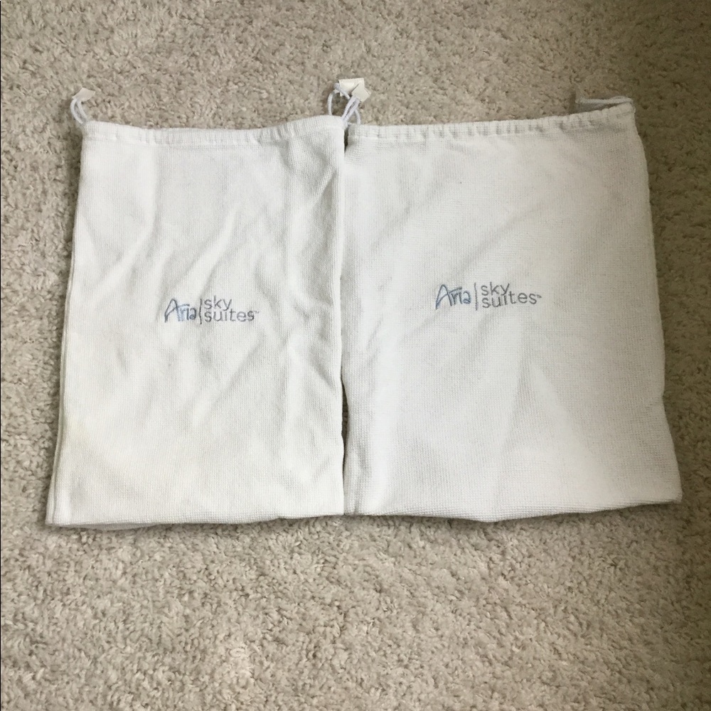 Aria Suite 2 Laundry Bags